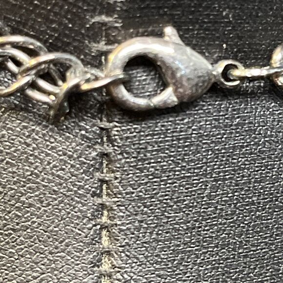 Simply Vera Gunmetal Tone Pink Crackle & Silver Faceted Cluster Beads Necklace - Picture 7 of 8